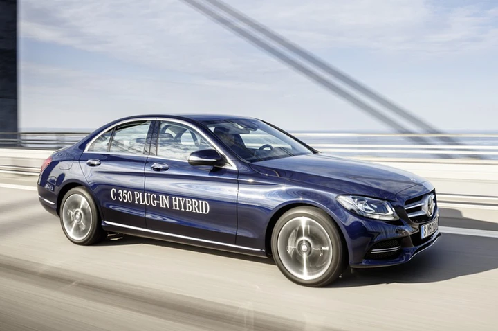 Mercedes C 350 e, la berlina premium diventa ibrida