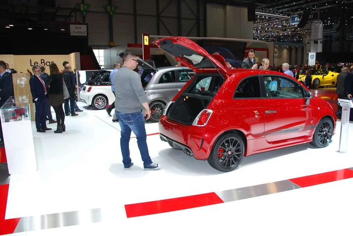 Lo stand Abarth al Salone di Ginevra 2015
