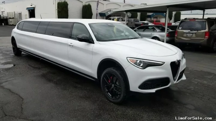 Alfa Romeo Stelvio Limousine in vendita negli USA