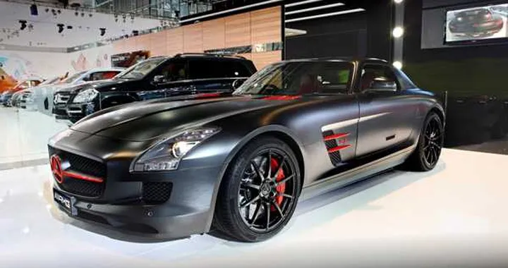 Mercedes SLS AMG Night Black: opaca e cattiva