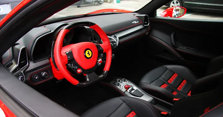 Ferrari storia logo: cosa si nasconde dietro al cavallino rampante