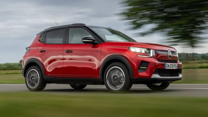 Citroen e-C3 è la regina delle elettriche in Italia, sopravanzate illustri avversarie