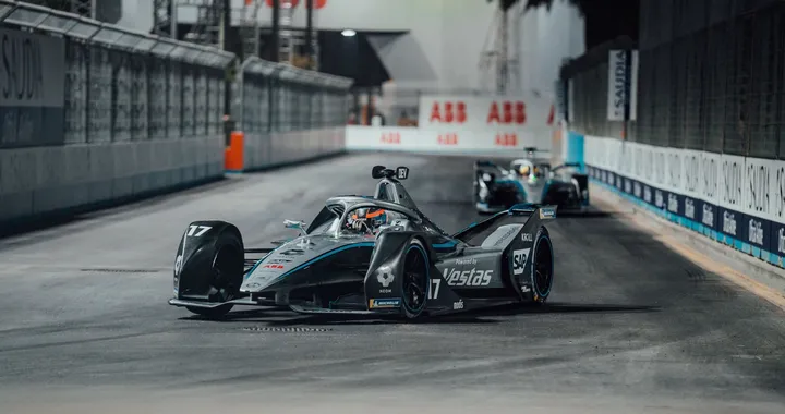 Formula E: due Mercedes ai primi due posti in Gara1 ad Ad Diriyah