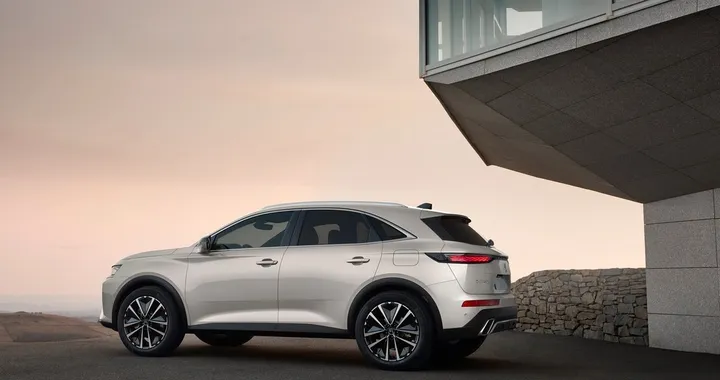 DS 7: arriva il restyling dell'ammiraglia SUV
