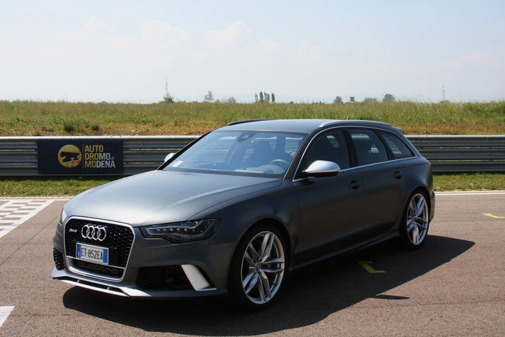 Audi RS6 Avant, prova su strada e pista