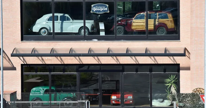 Galerie Peugeot, la storia del Leone a San Gimignano