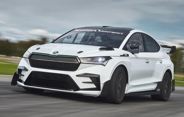 Skoda Enyaq RS Race: l’elettrica che sfida il rally con 335 cavalli