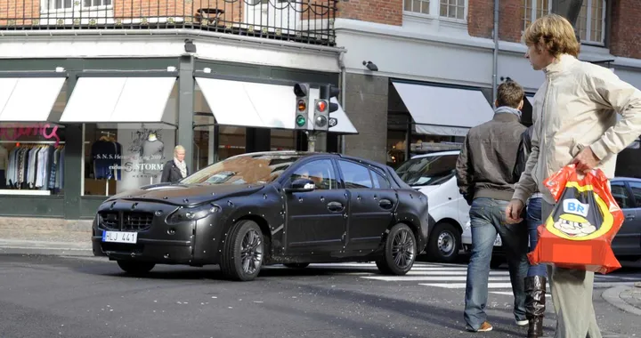 A Copenhaghen gira la Volvo S60 salva pedoni