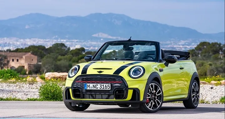 Mini John Cooper Works 2021 3 porte e Cabrio: allestimento e dotazioni
