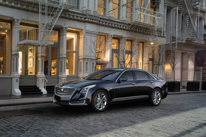 Cadillac CT6: le immagini ufficiali