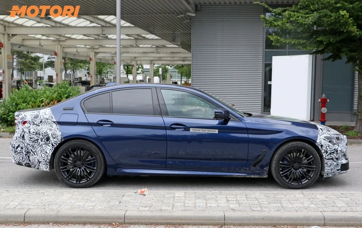 Nuova Bmw Serie 5, nuove foto spia del restyling