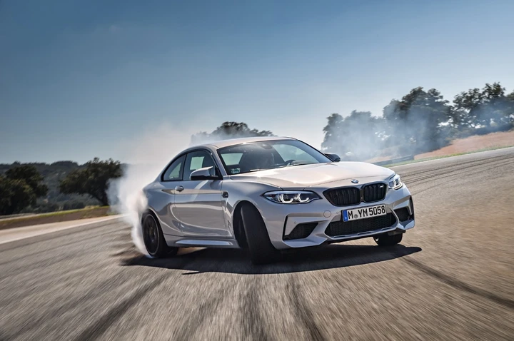 Bmw M2 Competition 2018: nuove immagini ufficiali