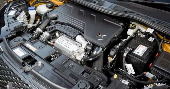 Il motore 1.2 PureTech di Stellantis continua a dare problemi, nonostante l'aggiornamento