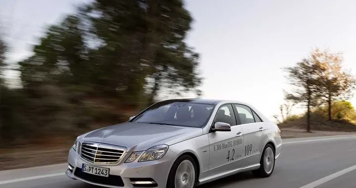 Mercedes Classe E BlueTEC ibrida all'H2Roma 2012