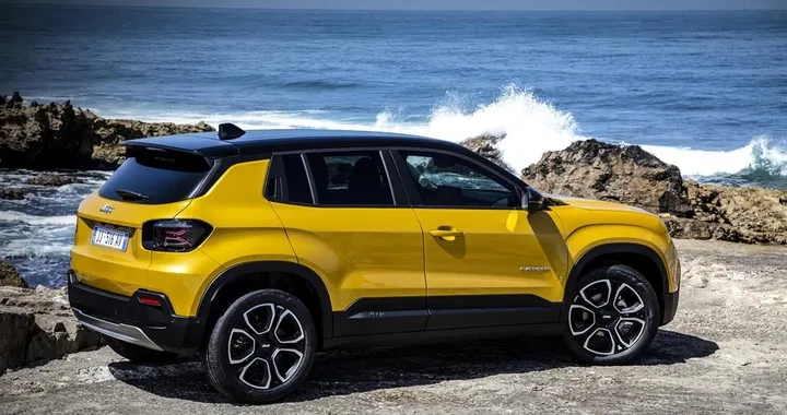 Jeep Avenger: sarà anche 4x4