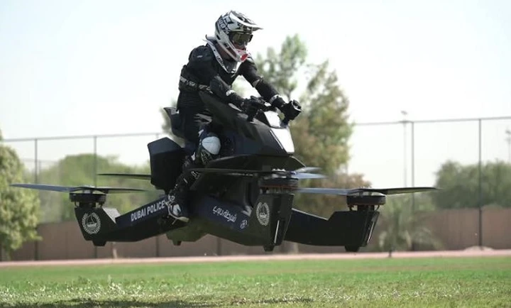 Hoverbike per la polizia di Dubai: via al training dei primi piloti
