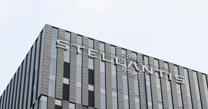 Stellantis 2025: margini in calo e flussi di cassa negativi, la sfida di Antonio Filosa