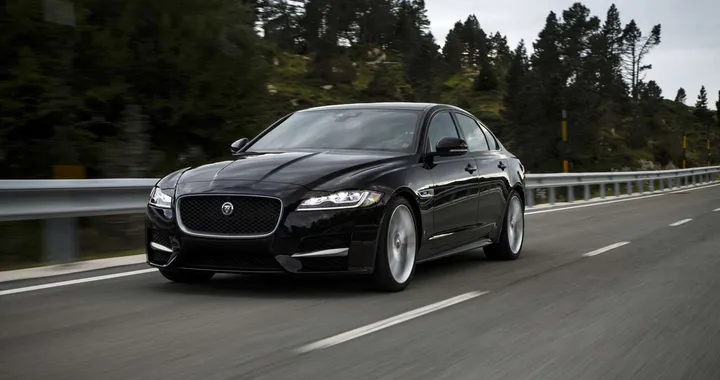 Nuova Jaguar XF 2016: primo contatto