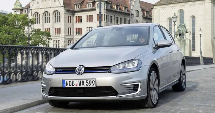 Volkswagen Golf GTE: l’ibrida sportiva da 37.000 euro