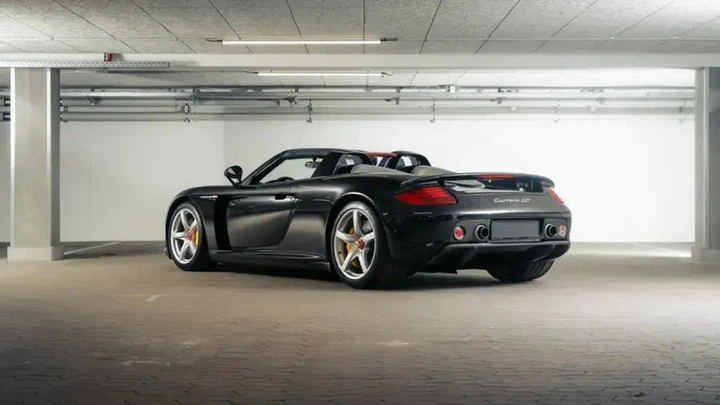 Porsche Carrera GT: l'esemplare raro in vendita a Montecarlo