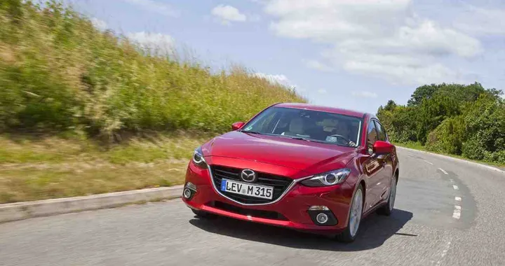 Nuova Mazda 3: prezzo da 17.400 euro