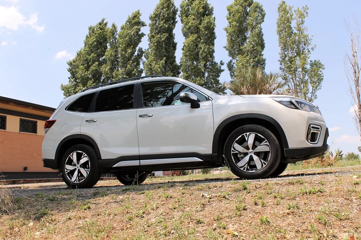 Subaru Forester eBoxer 2.0i: la prova su strada