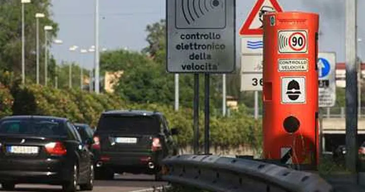 Autovelox, multa non valida se la prefettura non prova che il segnale è visibile