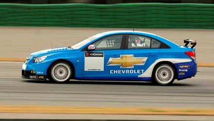 Chevrolet Cruze pronta per il campionato WTCC