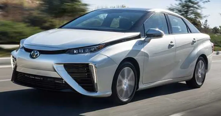 Toyota Mirai: 2.300 km in 24 ore è eco-guinnes