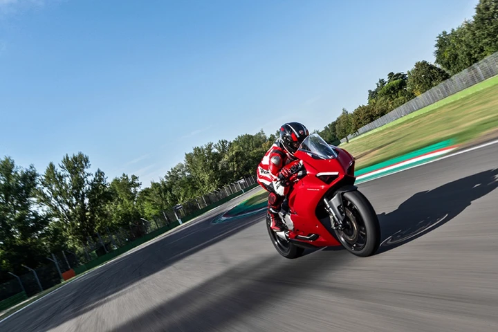 Moto: da gennaio 2020 scatta l'obbligo omologazione Euro 5