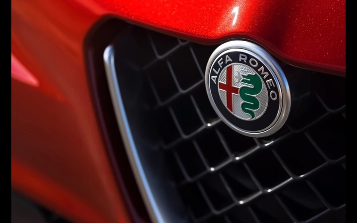 Alfa Romeo: nel 2023 arriverà una supersportiva