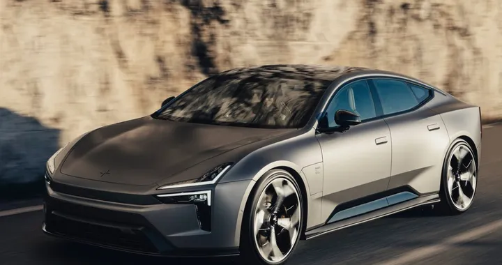La nuova ammiraglia Polestar 5 ridefinisce la Grand Tourer elettrica
