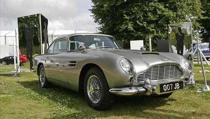 Aston Martin: all'asta la DB5 di Goldfinger