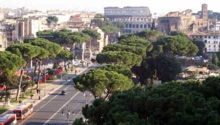 Blocco traffico Roma: auto ferme fino alle 20.30