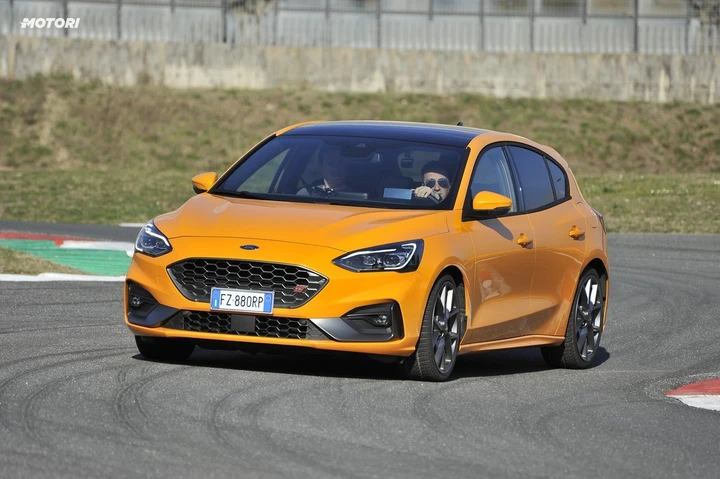 Ford Focus ST 2020: la prova su strada e in pista