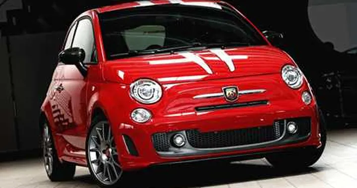 Abarth 695 Tributo Ferrari firmata Romeo Ferraris