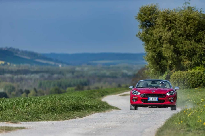 In viaggio con la Fiat 124 Spider