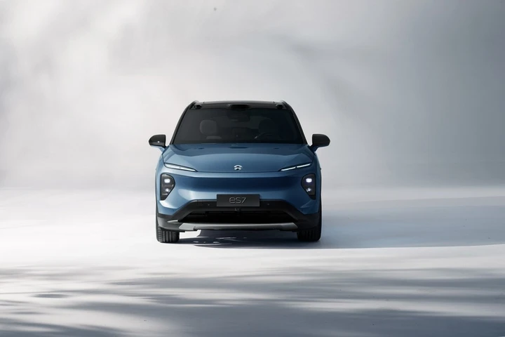 NIO ES7: crossover elettrica dalla Cina