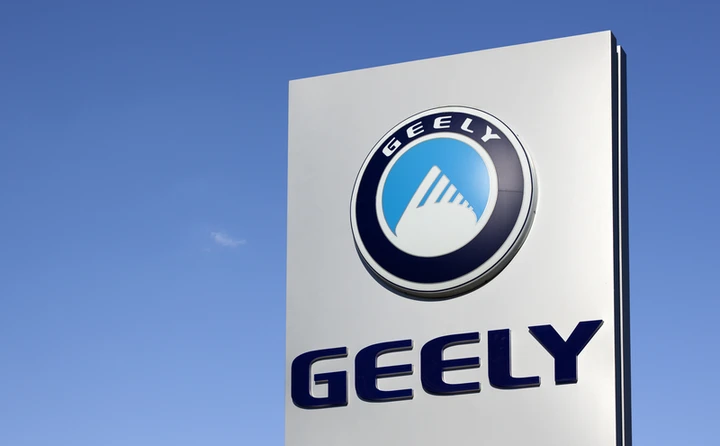 Mercato auto: Geely interessata alle quote Daimler?