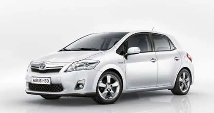Nuova Toyota Auris 2010: comoda e ibrida