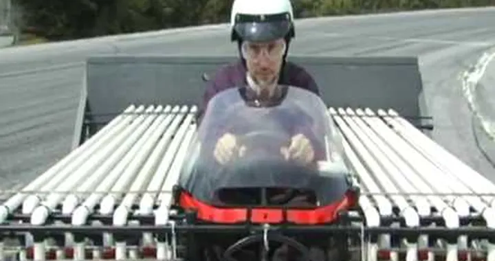 Coca Cola e Mentos: ecco l'auto a 
