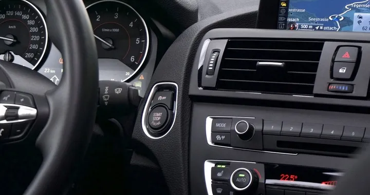 Auto sauna? No, grazie! Come combattere il caldo senza beccarsi la multa