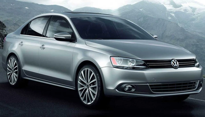 Volkswagen Jetta 2011, prime immagini ufficiali