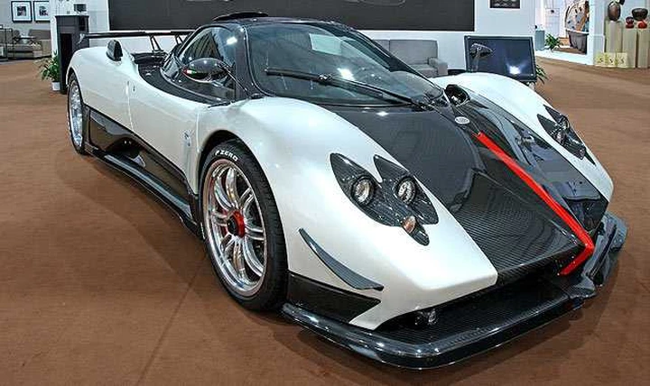 Luxury Garage: a Vicenza le auto di lusso
