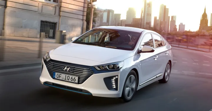 Hyundai Ioniq Plug-In Hybrid: prezzi da 33.750 euro