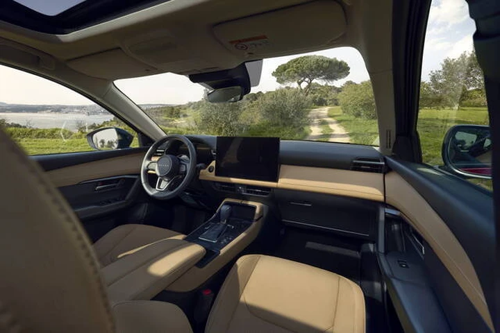 Mazda CX-5 2025: saliamo a bordo del SUV giapponese, lo spazio cresce e c'è l’AI Gemini