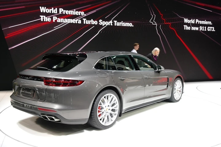 Porsche Panamera Sport Turismo: il debutto al Salone di Ginevra 2017