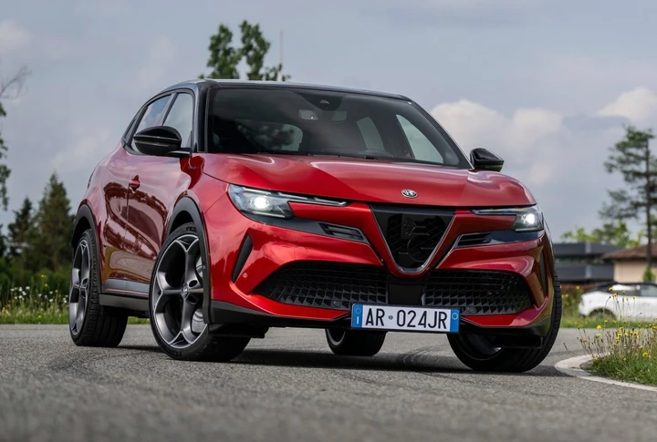 Alfa Romeo Junior è già un successo: quasi 5.000 ordini in pochi mesi