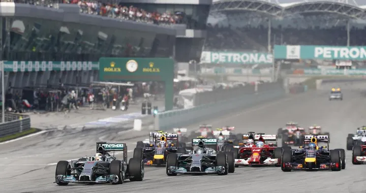 F1, Malesia: doppietta Mercedes, Alonso solo quarto