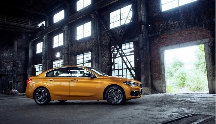 BMW Serie 1 Sedan: le immagini ufficiali